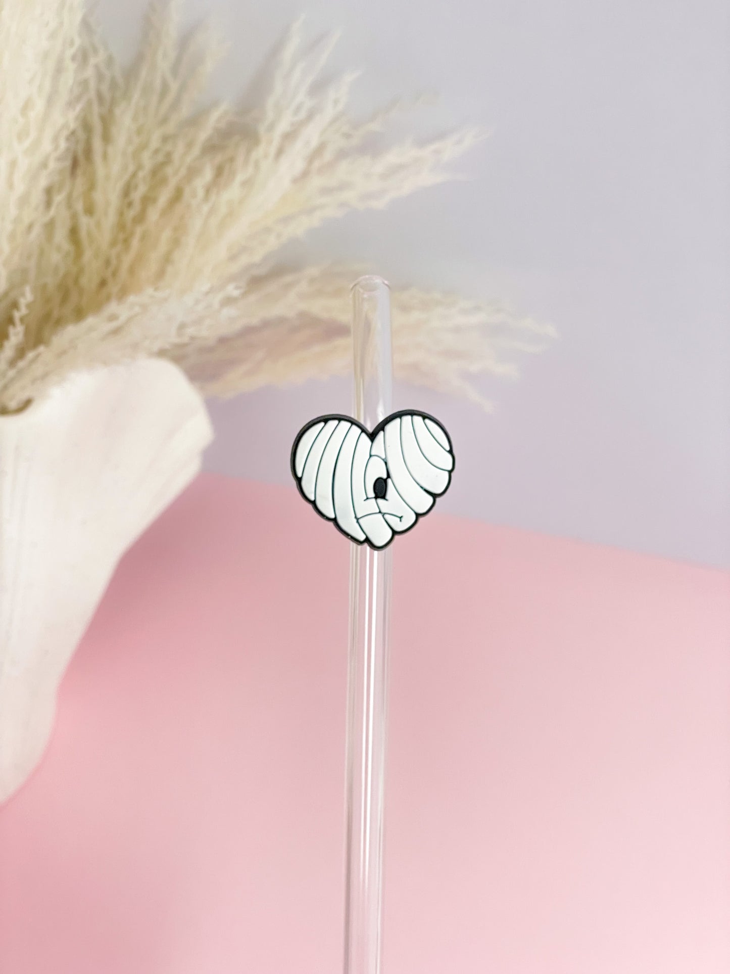 BB Concha Straw Charm